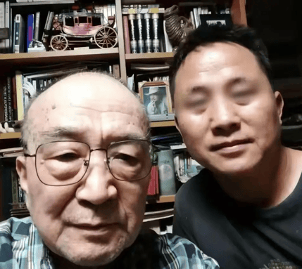 考古|曝78岁李保田近况!找人维修窗户喝10元桶装水<strong></p>
<p>莱特币行情</strong>,生活超朴素!