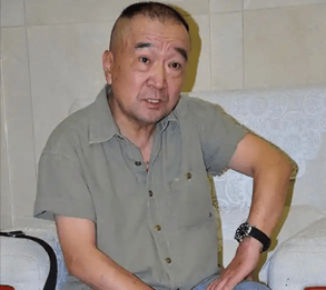 考古|曝78岁李保田近况!找人维修窗户喝10元桶装水<strong></p>
<p>莱特币行情</strong>,生活超朴素!