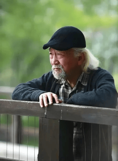 考古|曝78岁李保田近况!找人维修窗户喝10元桶装水<strong></p>
<p>莱特币行情</strong>,生活超朴素!