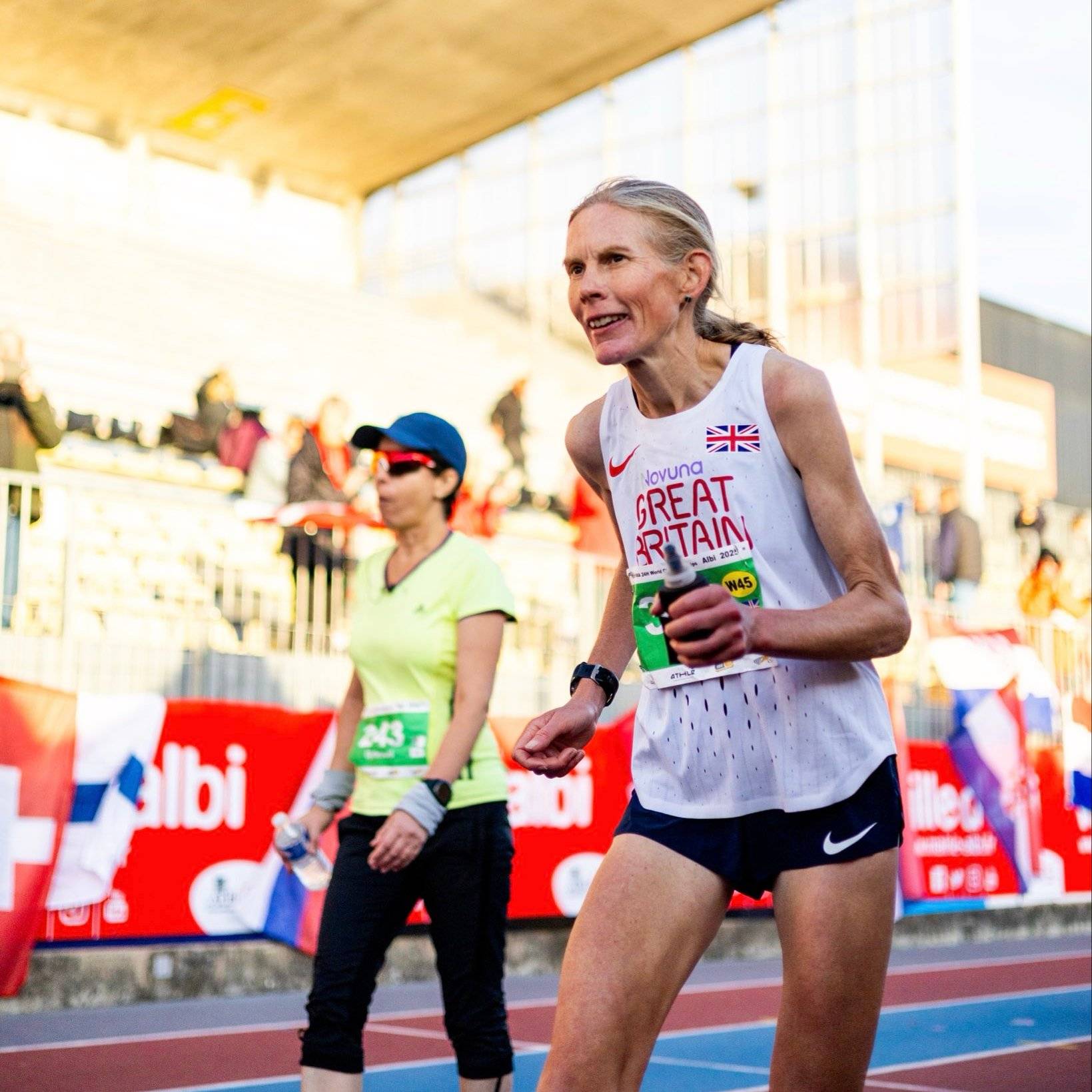 24小时狂奔278.622公里<strong></p>
<p>LTC行情</strong>! 46岁女将打破女子24小时超马世界纪录