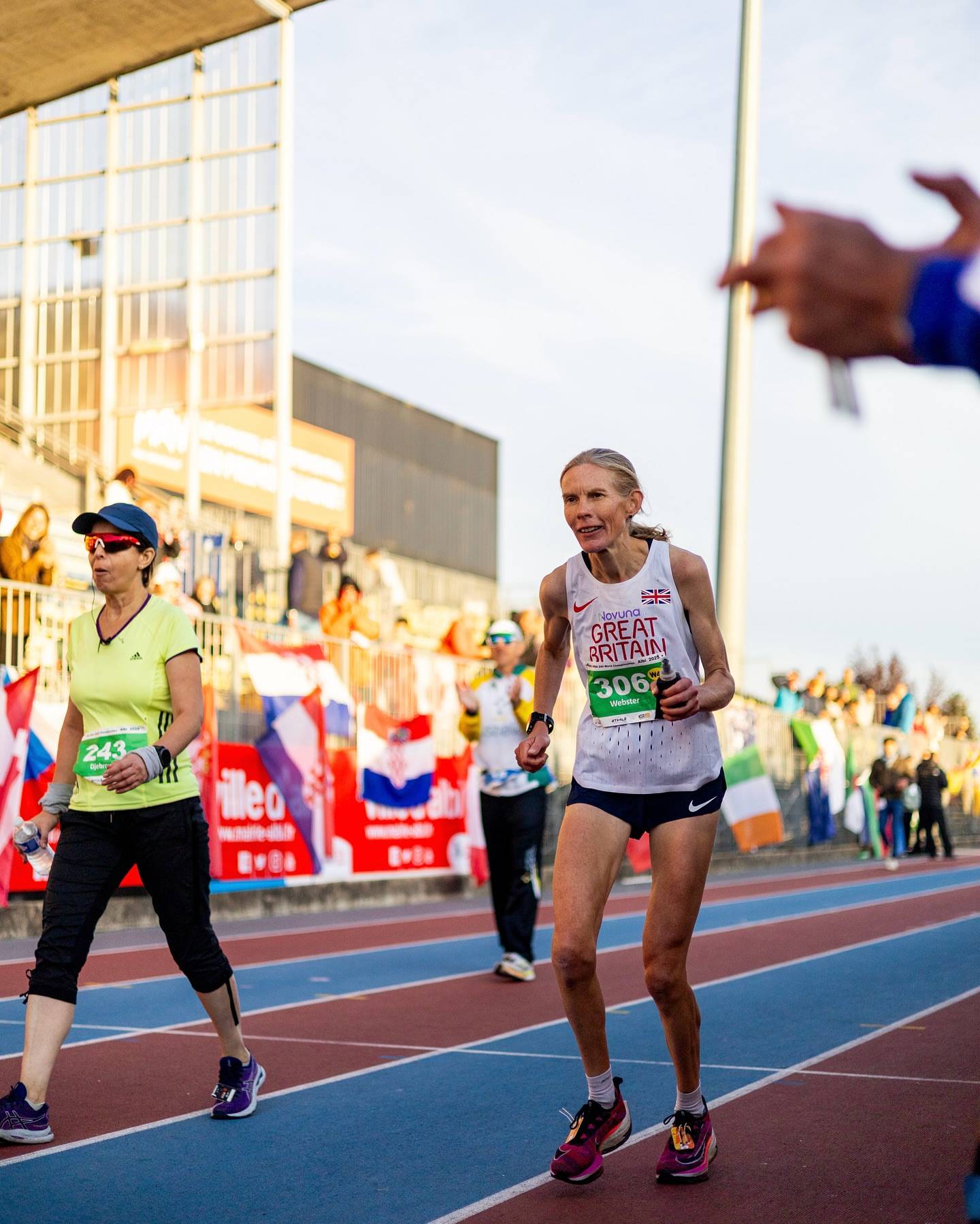 24小时狂奔278.622公里<strong></p>
<p>LTC行情</strong>! 46岁女将打破女子24小时超马世界纪录