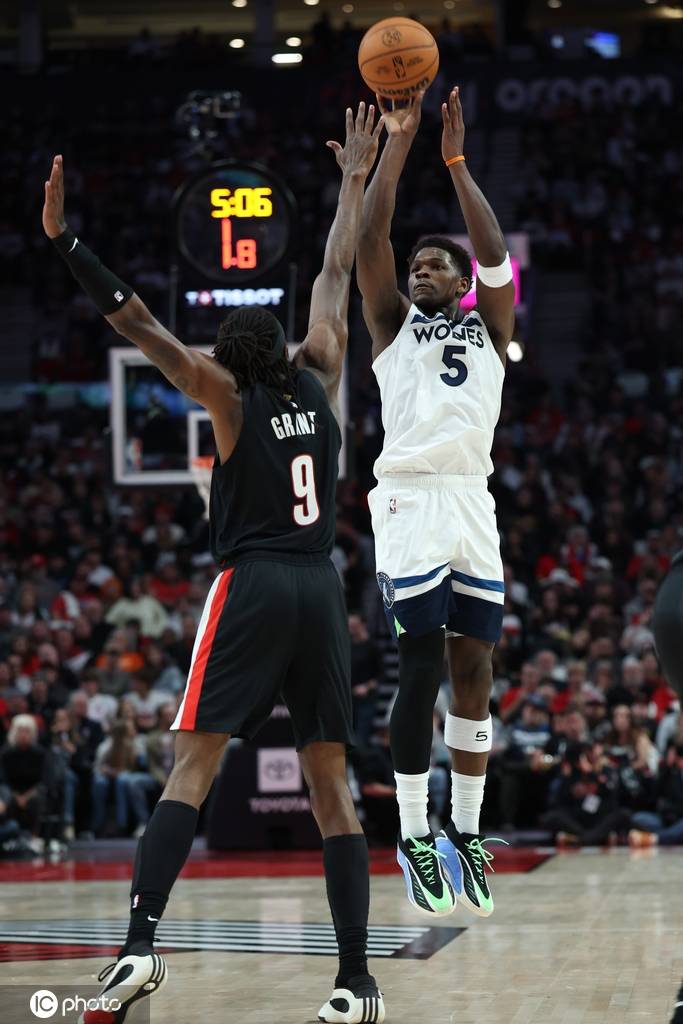 杨瀚森首秀2分1板爱德华兹41分 开拓者遭森林狼逆转