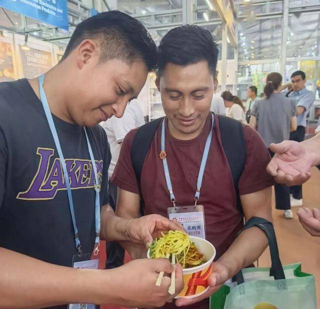 武汉即将量产<strong></p>
<p>莱特币行情</strong>!不少人赶来排队尝鲜