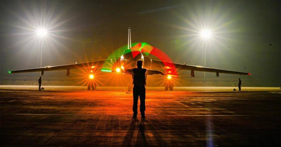 军迷热议<strong></p>
<p>莱特币行情</strong>!《舰载武器》曝光四发轰-6改进方案:航程14000公里?