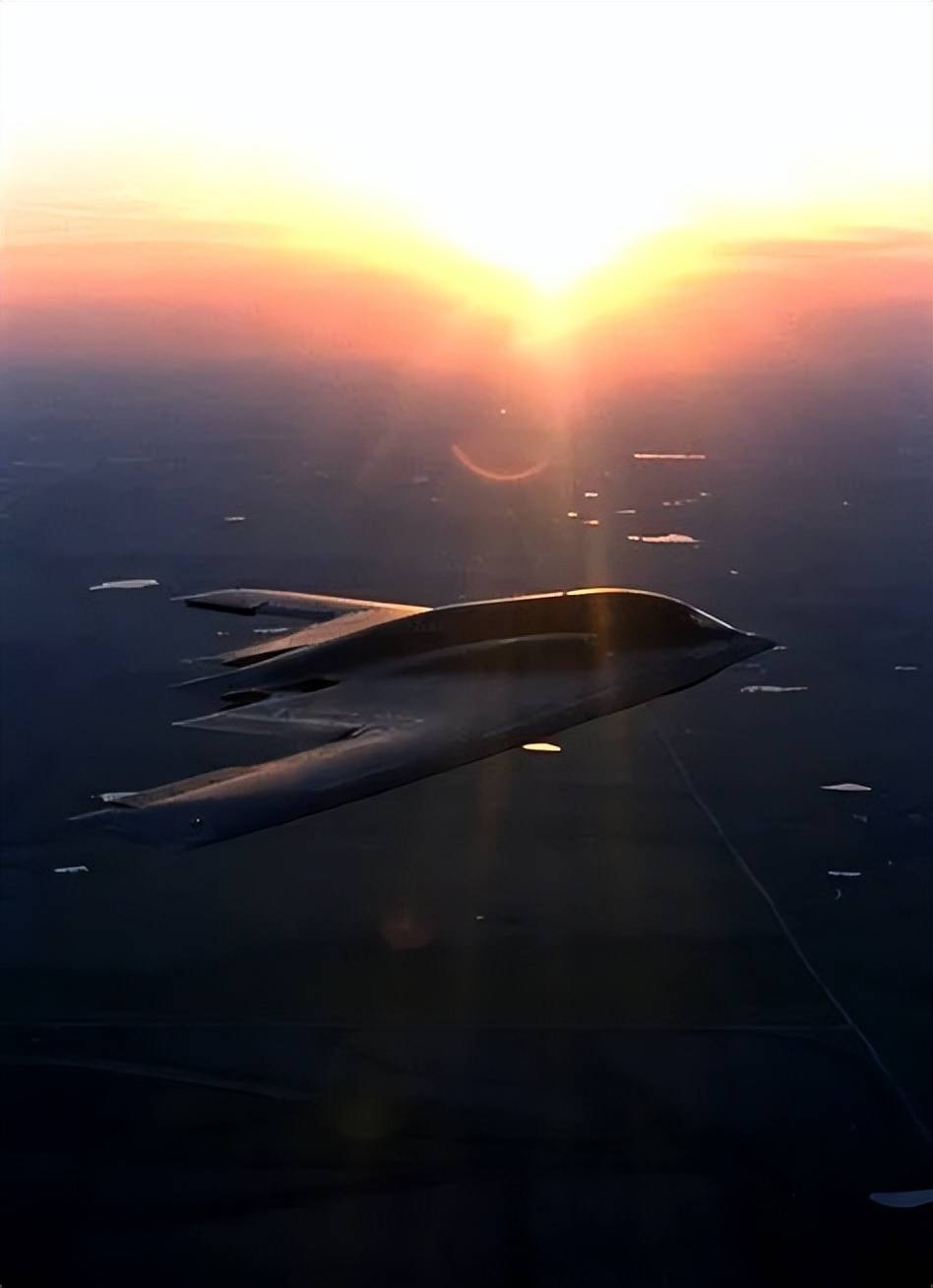 军迷热议<strong></p>
<p>莱特币行情</strong>!《舰载武器》曝光四发轰-6改进方案:航程14000公里?