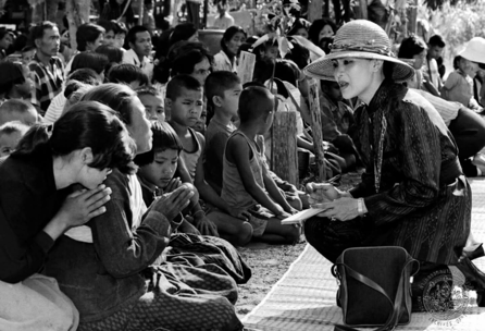 泰国王太后诗丽吉去世<strong></p>
<p>比特币行情</strong>,留下19顶奢华王冠和她的传奇一生