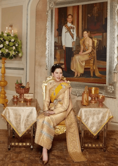 泰国王太后诗丽吉去世<strong></p>
<p>比特币行情</strong>,留下19顶奢华王冠和她的传奇一生