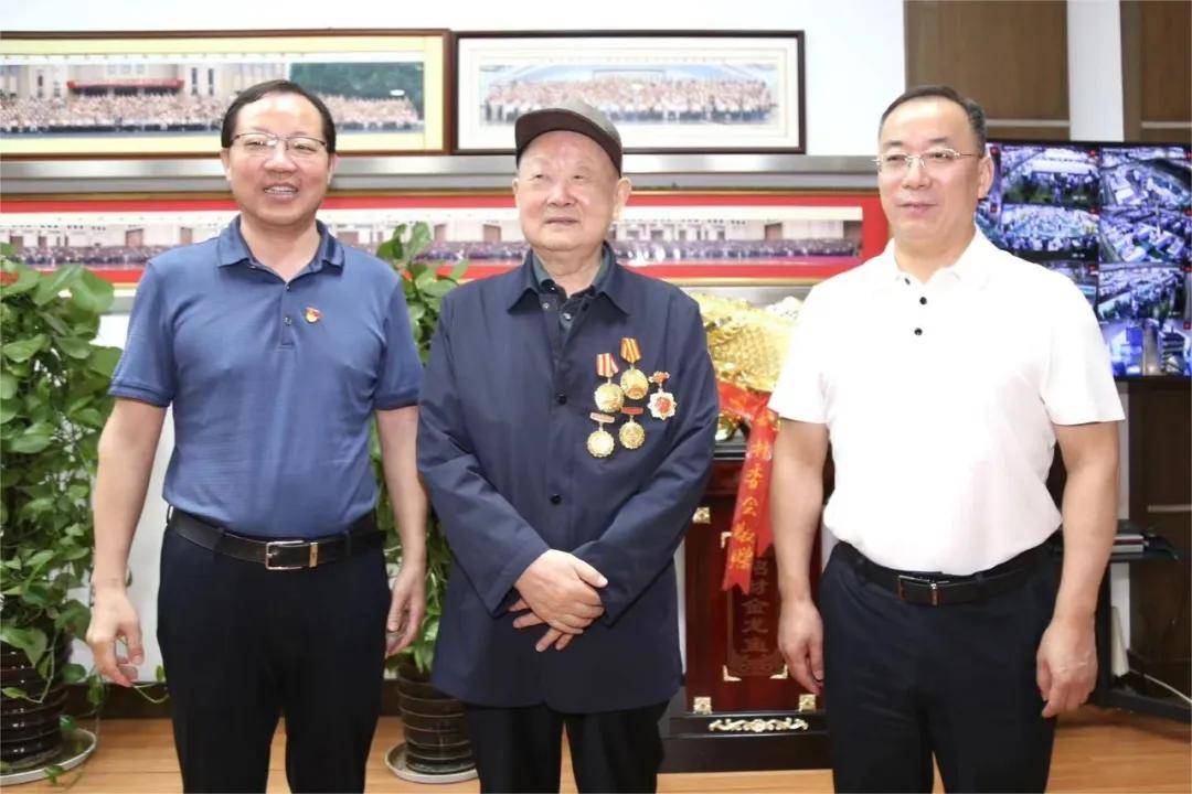 一代传奇苏商谢幕:镇江放牛娃做出370亿元市值公司;儿子早已接班<strong></p>
<p>区块链挖矿行情</strong>,闯入特斯拉核心供应链