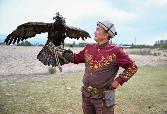 青年说 | 到中亚<strong></p>
<p>区块链挖矿行情</strong>,奔赴一场激动人心的“探秘”