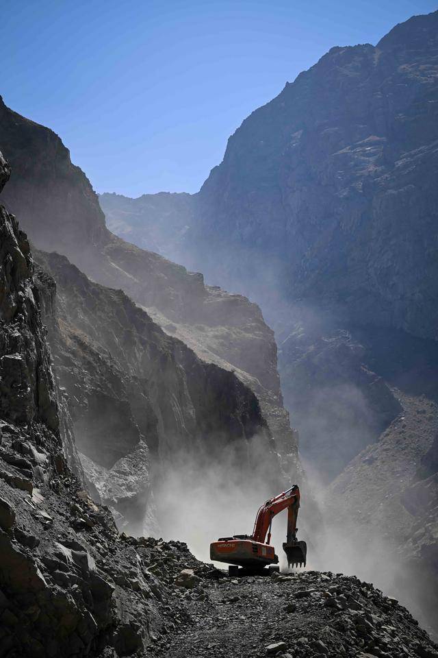 青年说 | 到中亚<strong></p>
<p>区块链挖矿行情</strong>,奔赴一场激动人心的“探秘”