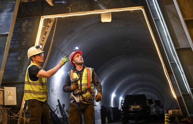 青年说 | 到中亚<strong></p>
<p>区块链挖矿行情</strong>,奔赴一场激动人心的“探秘”