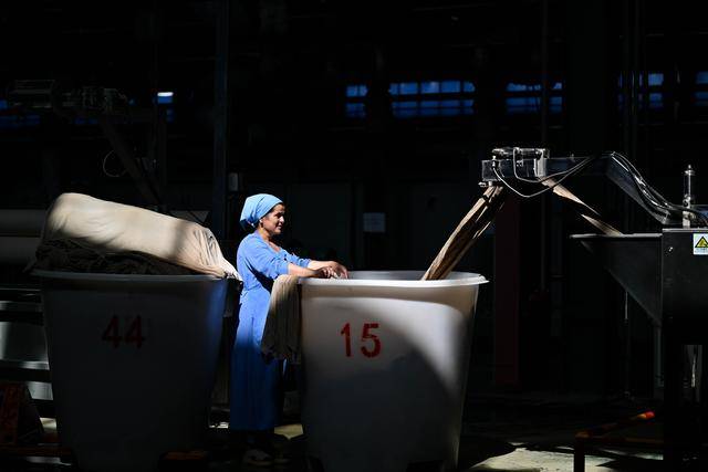 青年说 | 到中亚<strong></p>
<p>区块链挖矿行情</strong>,奔赴一场激动人心的“探秘”