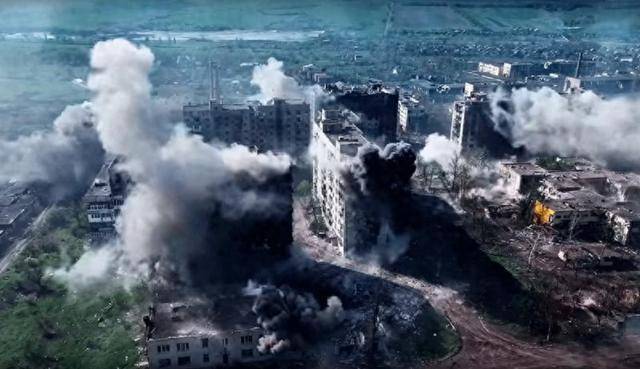 俄军一周2600多次袭击<strong></p>
<p>区块链挖矿行情</strong>,红军城万名乌军被围,泽连斯基绝望反击