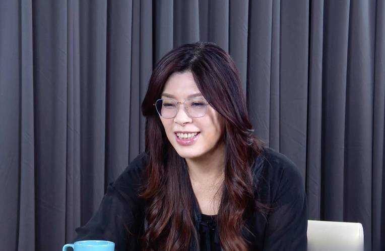 两岸和平统一还远吗？登机赴京前<strong></p>
<p>IPFS行情</strong>，郑丽文公布人事名单，朱立伦回应特殊，不准打破惯例！