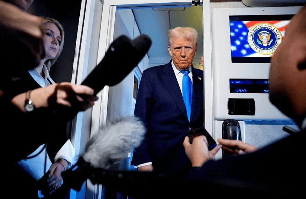 火速赶回国的特朗普<strong></p>
<p>币安价格</strong>,在专机空军一号上,亲口说出此行最大遗憾