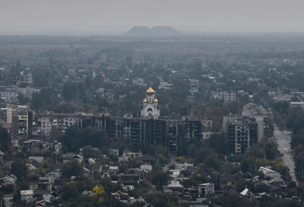 红军城移交前夜<strong></p>
<p>币安价格</strong>,乌克兰宣布开辟新战线,主动反攻击溃俄军攻势