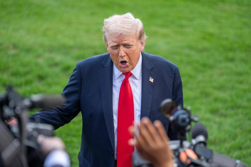 中美在釜山谈完后<strong></p>
<p>币安价格</strong>,特朗普直接登机火速回国,连晚饭都没顾上吃,主场交给中国?