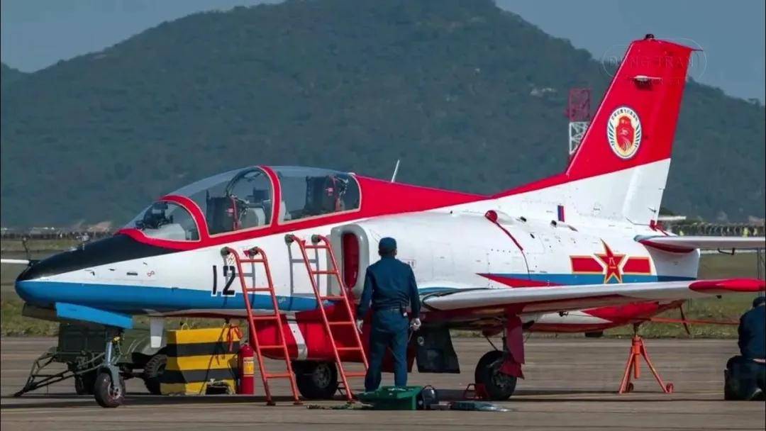 歼-35青春版<strong></p>
<p>BITOP价格</strong>?076专用舰载机?新机“超级小黄蜂”究竟是干嘛的?