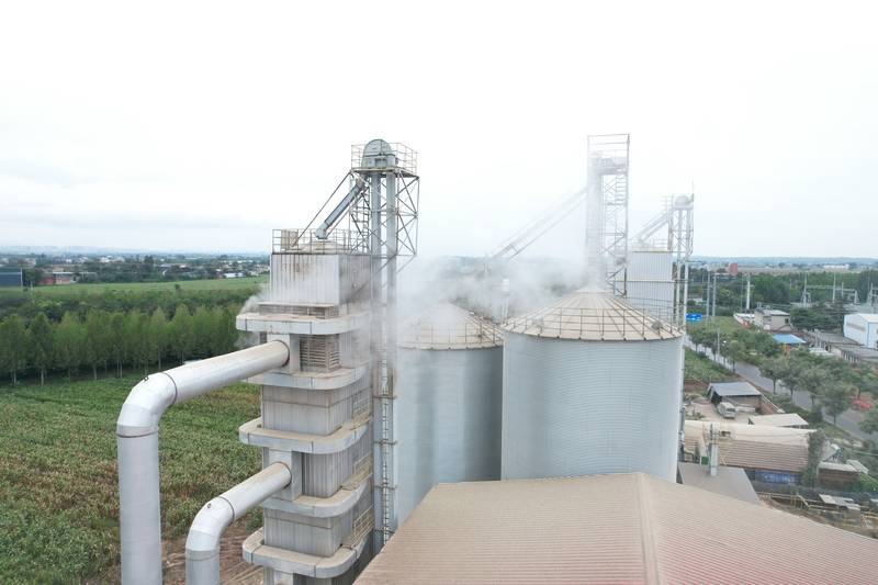 阴雨50天<strong></p>
<p>BTC价格</strong>,他用3200块救回30万斤玉米