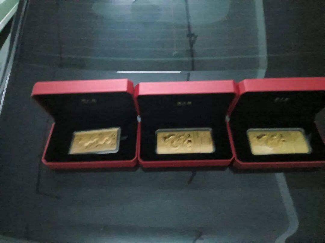 股市套现170万元后<strong></p>
<p>比特币价格</strong>,杭州男子豪购300克金条!老板当场报警……