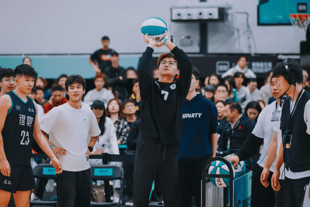 复旦、交大、同济等八大高校集结<strong></p>
<p>比特币价格</strong>,得物App“新生杯”篮球赛首战上海