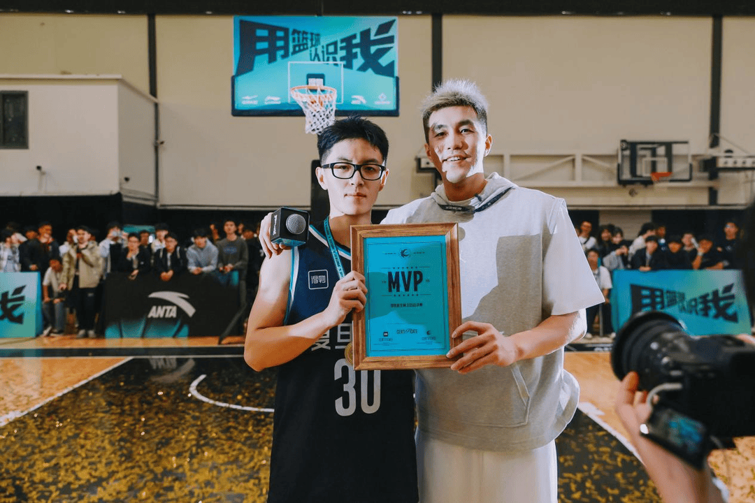 复旦、交大、同济等八大高校集结<strong></p>
<p>比特币价格</strong>,得物App“新生杯”篮球赛首战上海