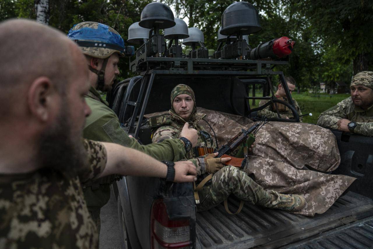 瞒不住了<strong></p>
<p>比特币价格</strong>，红军城9000乌军被围，乌前防长：再不投降就是全线溃败