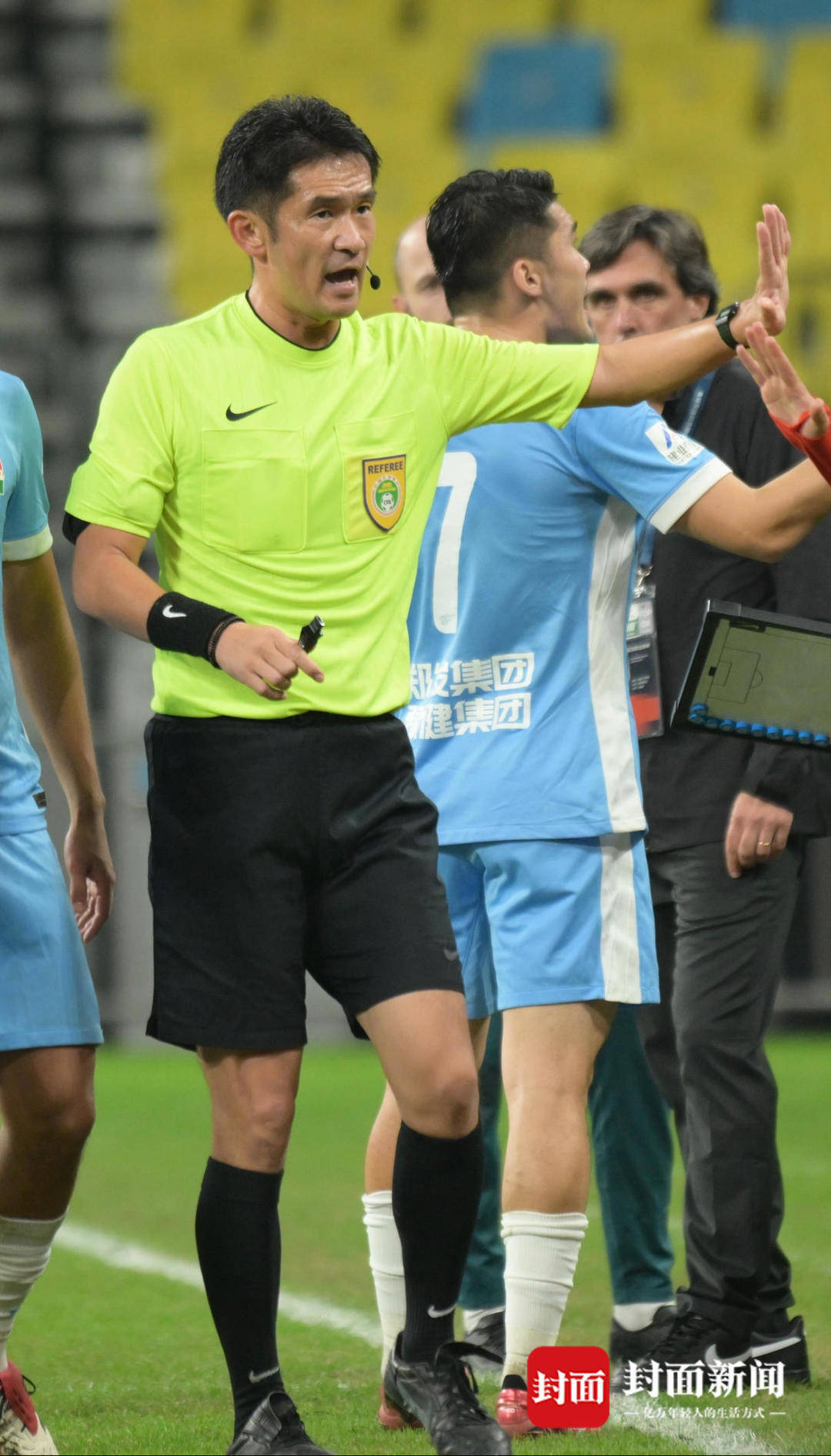 足协认定误判<strong></p>
<p>比特币价格</strong>!成都蓉城因裁判两次争议判罚中超争冠梦碎