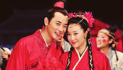 考古|苗圃被称内娱无代餐!巅峰期隐退嫁大19岁富商<strong></p>
<p>比特币价格</strong>,如今儿女双全成人生赢家