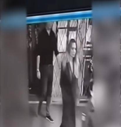 安吉丽娜·朱莉访乌<strong></p>
<p>比特币价格</strong>,保镖被带走