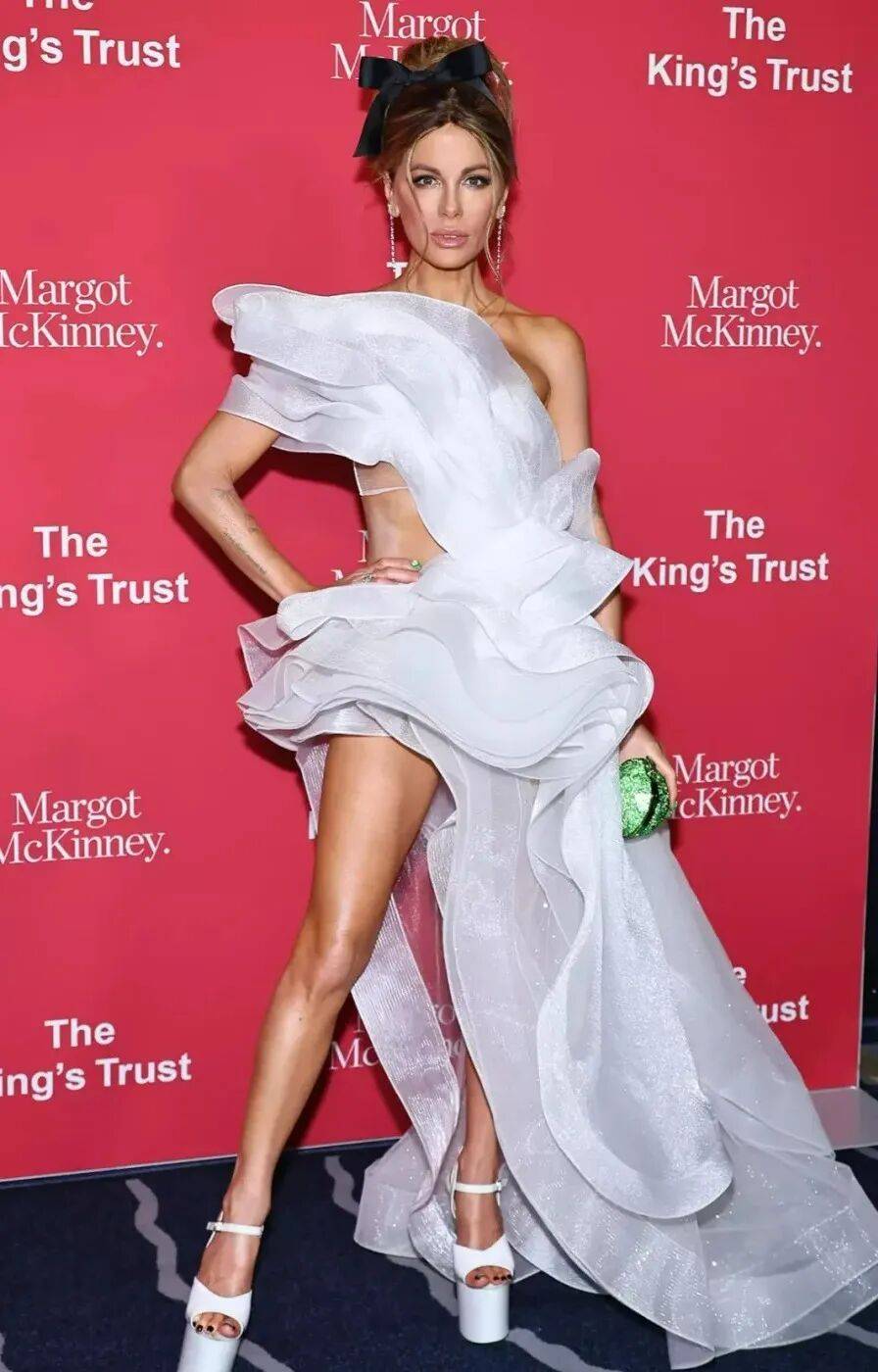 最美吸血鬼如今瘦成骷髅<strong></p>
<p>ETH价格</strong>?《珍珠港》女主究竟怎么了?