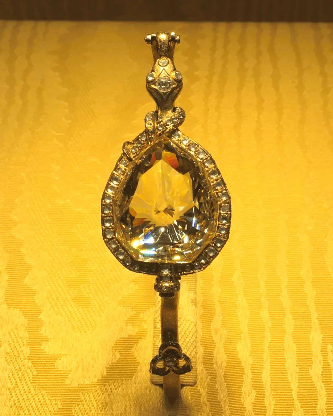 失踪百年的欧洲王室诅咒之钻重现<strong></p>
<p>以太坊价格</strong>,背后藏着一位忠贞皇后的惊人布局