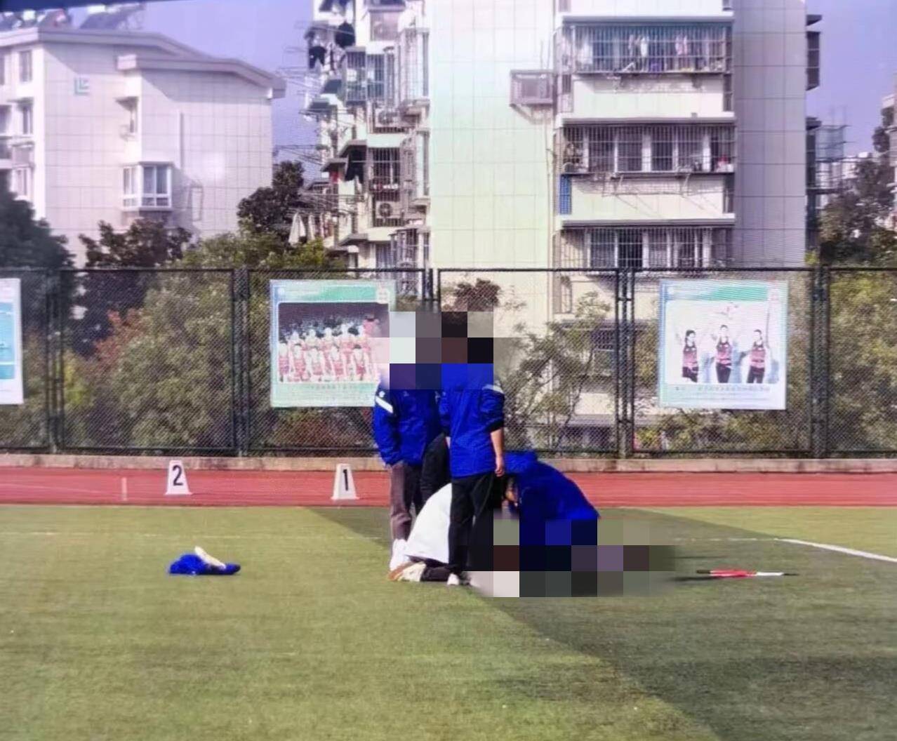 南京一学生在运动会上跑200米时倒地去世<strong></p>
<p>USDT价格</strong>,官方:深感痛心,已与亲属沟通妥善处理