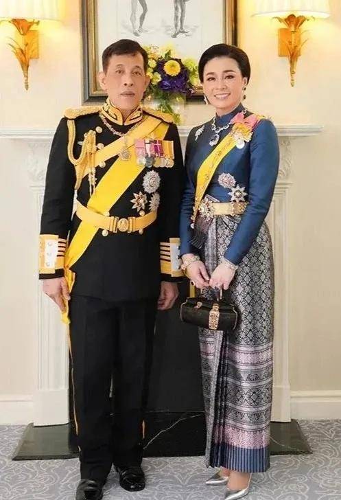 泰国王后访华“穿搭九宫格”出圈<strong></p>
<p>瑞波币价格</strong>,隆重珠宝展现用心诚意