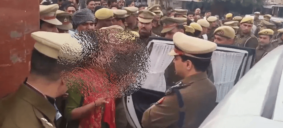 遭轮奸后接死亡威胁<strong></p>
<p>瑞波币价格</strong>,印度16岁少女冲破警戒线向高级警官求助