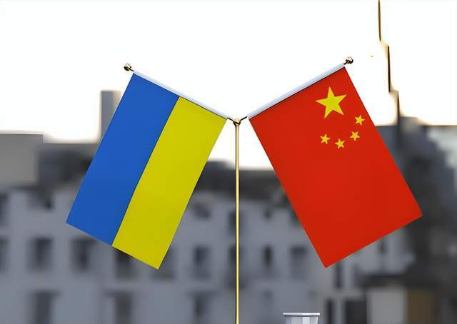 “民族英雄”泽连斯基的背后<strong></p>
<p>DOT价格</strong>,站着一大批中国人