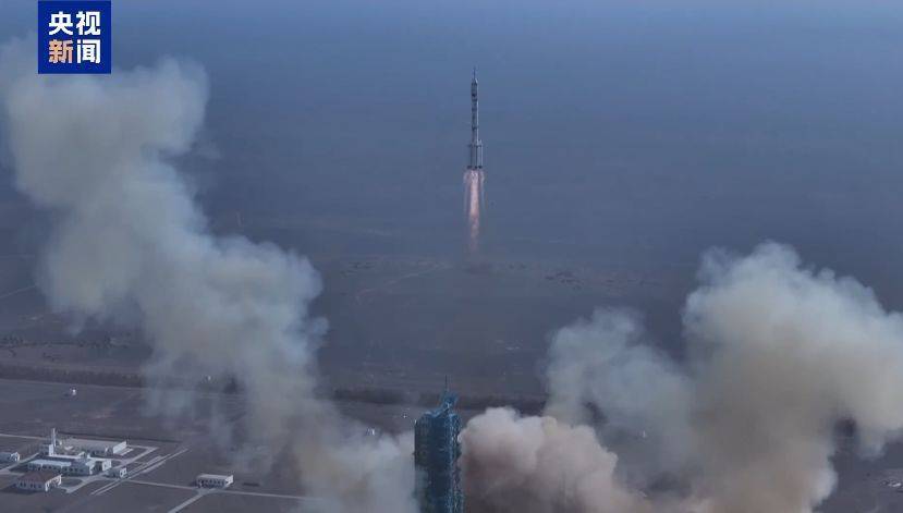 首次应急发射<strong></p>
<p>波卡币价格</strong>!神舟二十二号飞船发射圆满成功!飞船上装了啥?怎么装?一文揭秘