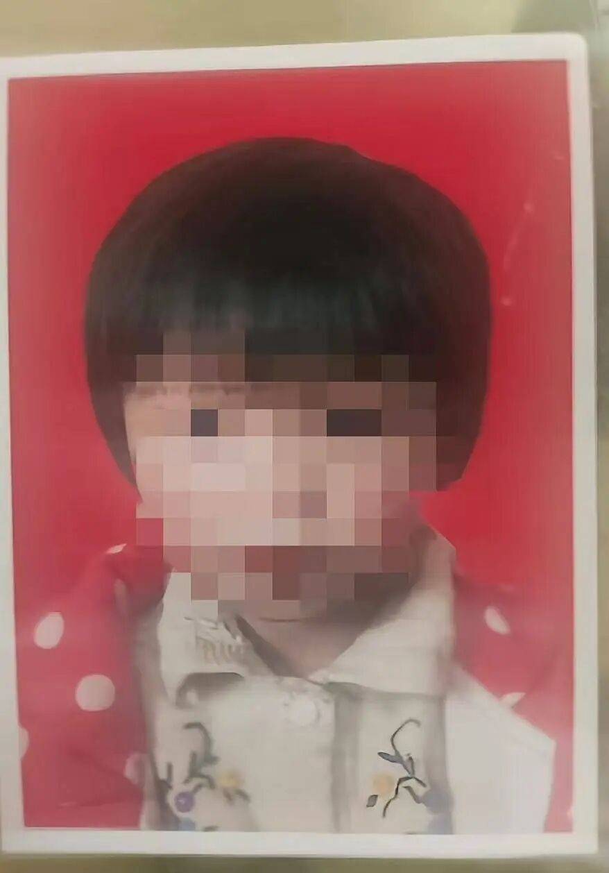 河南鲁山8岁女孩走失5天后在化粪池找到，无生命体征，家属：化粪池盖子没盖，掉进去了