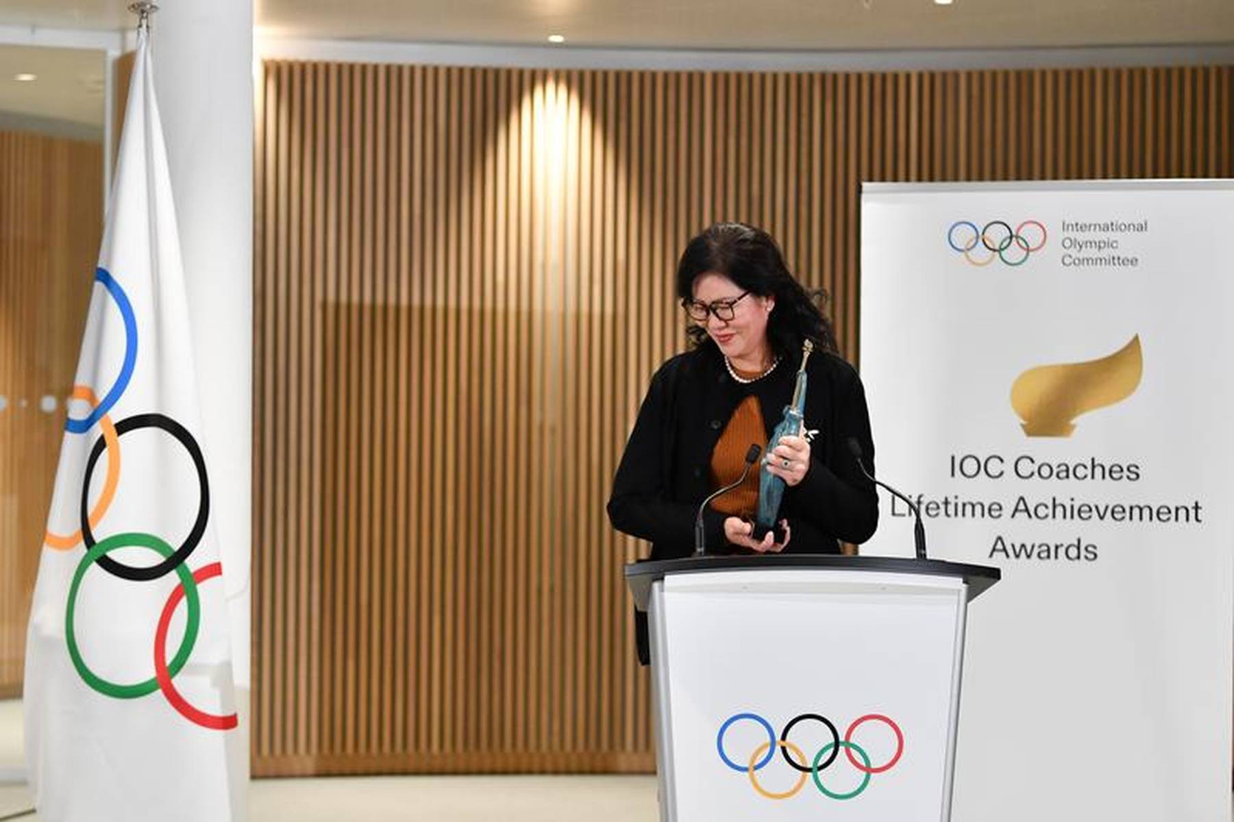 朱婷发文祝贺郎平：恭喜您我的师傅 永远为您骄傲