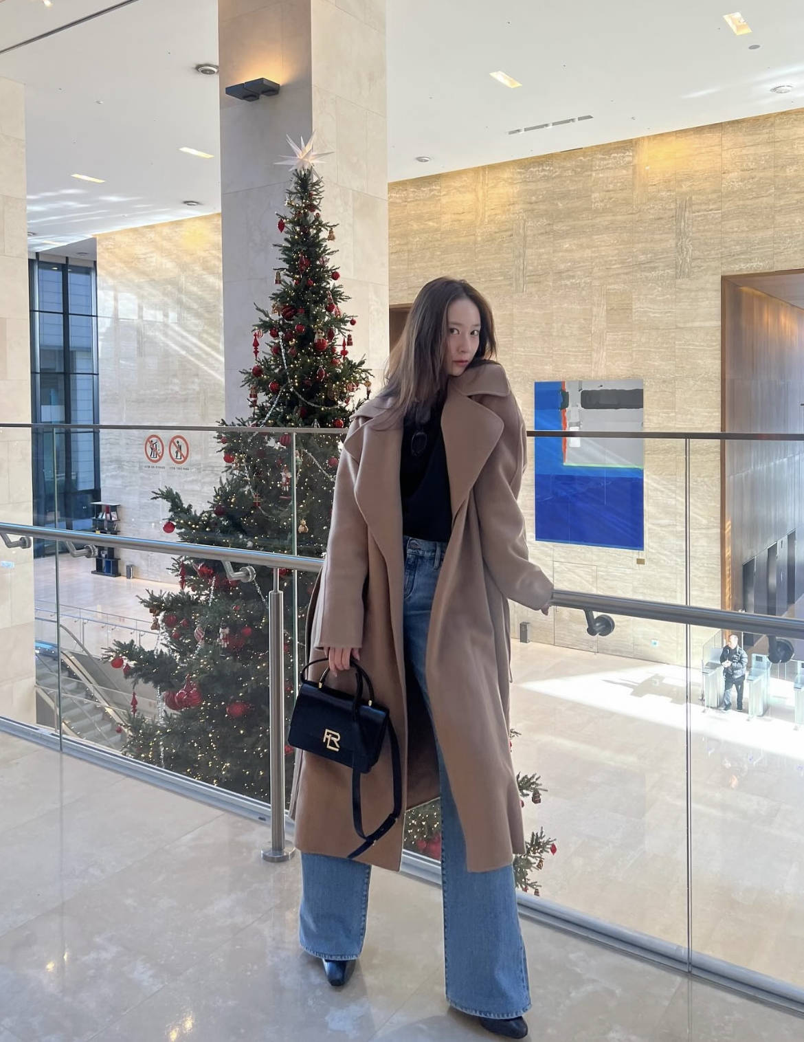 巩俐、梅姨、高圆圆...Power女性冬天少不了一件驼色大衣<strong></p>
<p>币安币价格</strong>!