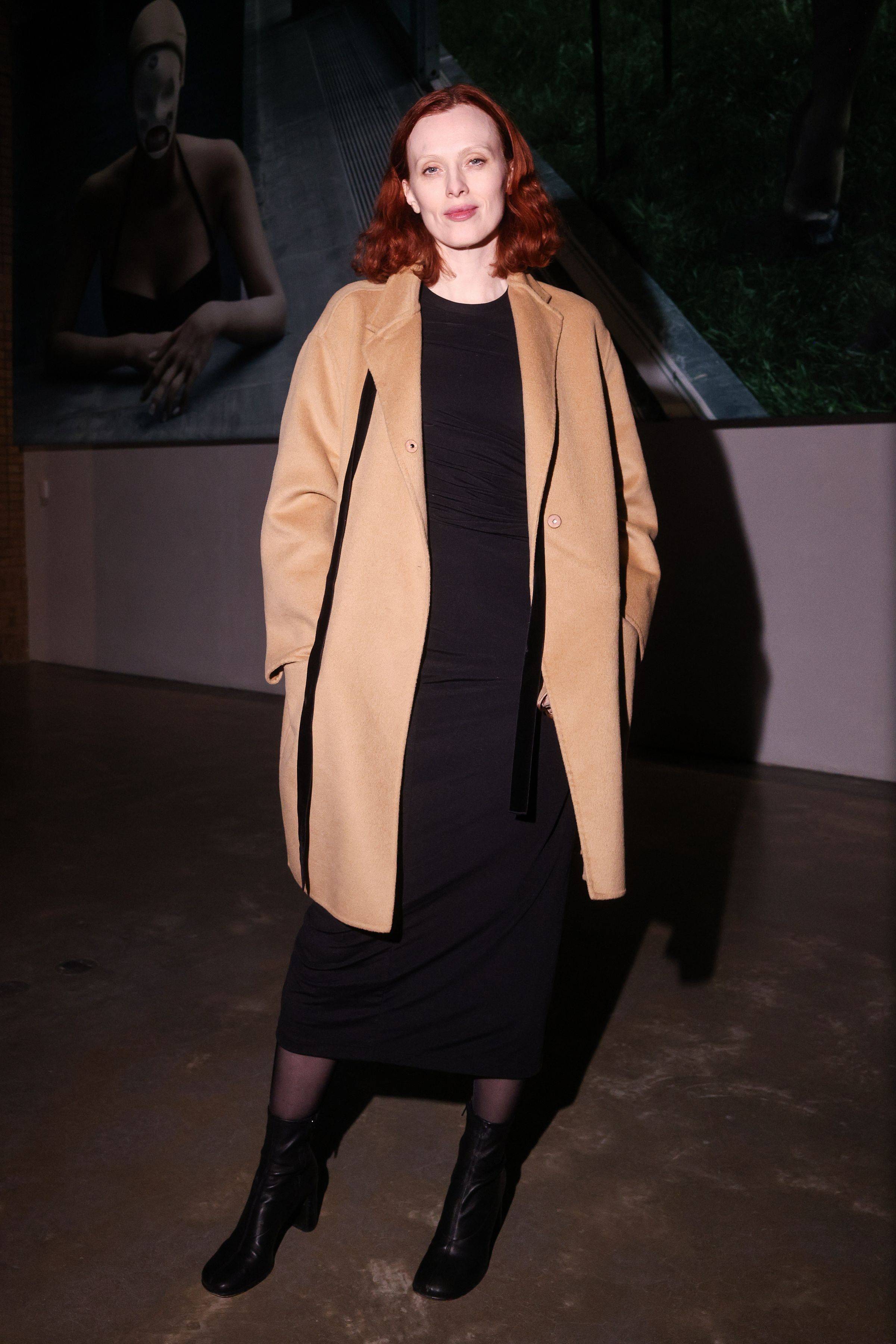 巩俐、梅姨、高圆圆...Power女性冬天少不了一件驼色大衣<strong></p>
<p>币安币价格</strong>!