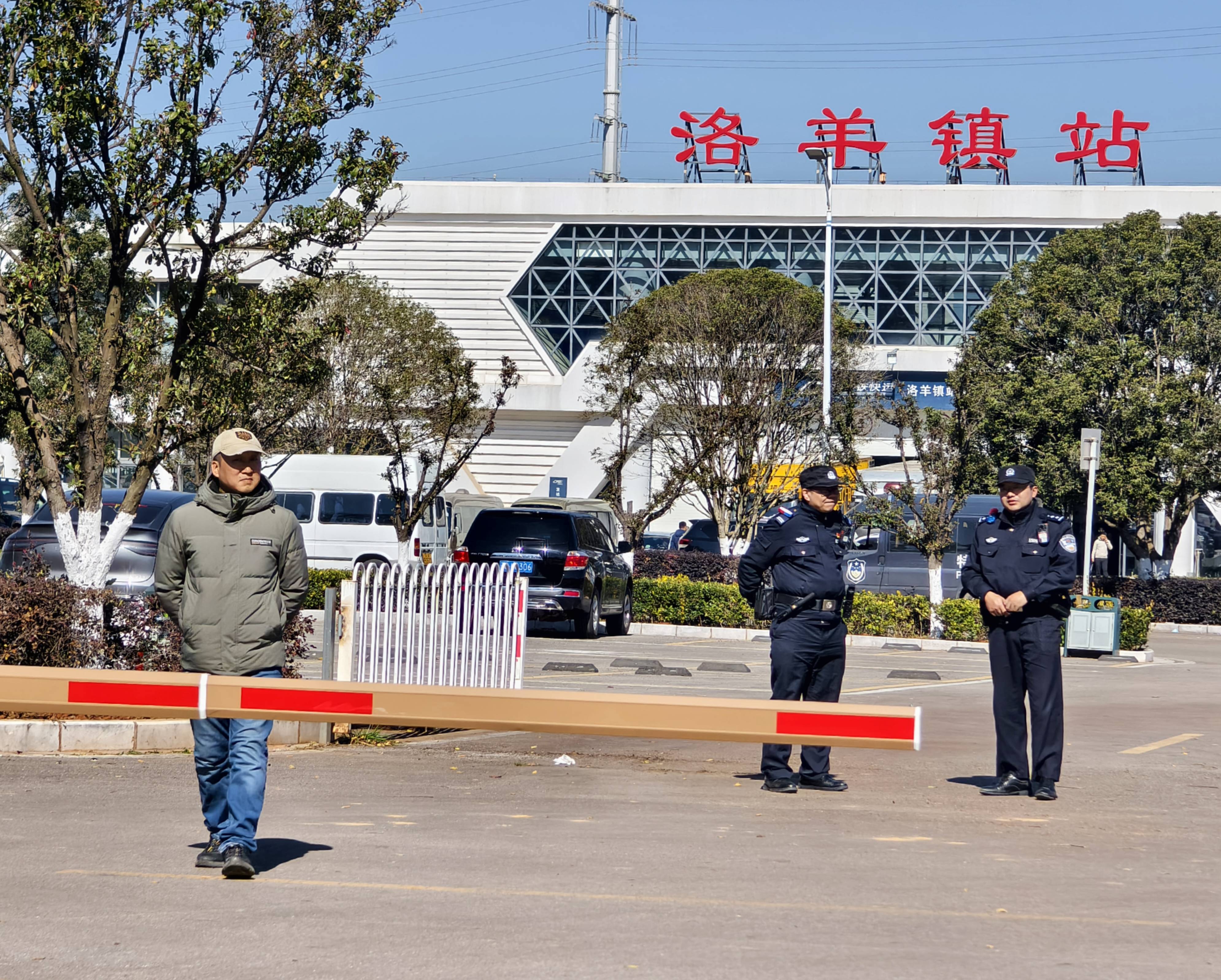 昆明发生试验列车撞施工作业人员事故<strong></p>
<p>ADA价格</strong>,开屏新闻记者探访现场