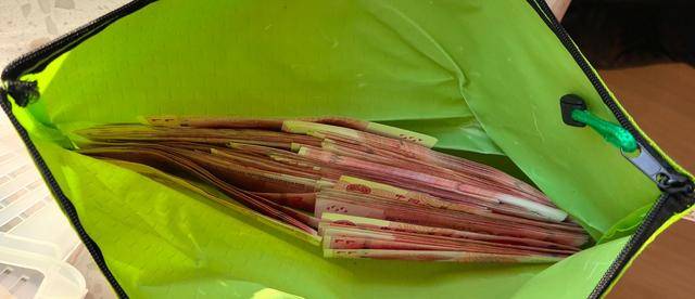 房子要卖了<strong></p>
<p>艾达币价格</strong>,两万多现金和珍贵邮票却落在里面,还好有他