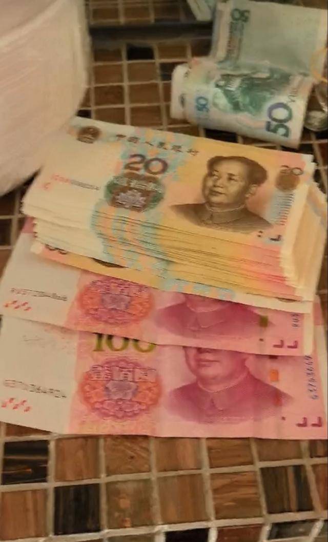 房子要卖了<strong></p>
<p>艾达币价格</strong>,两万多现金和珍贵邮票却落在里面,还好有他