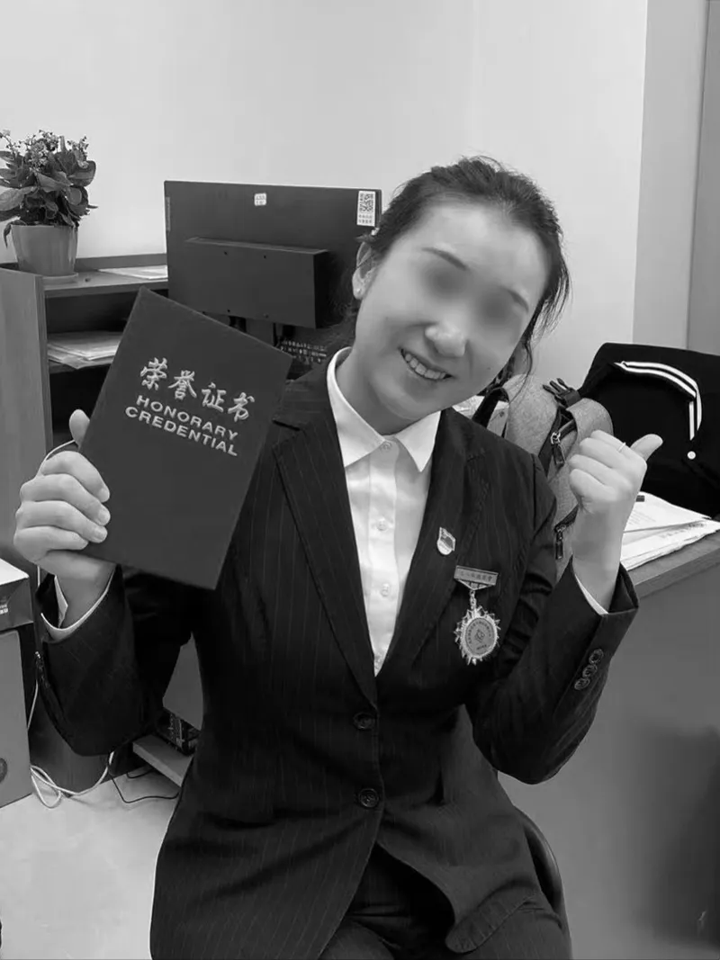 28岁女子被高空抛砖砸中离世<strong></p>
<p>艾达币价格</strong>,凶手被判处死刑;家属起诉事发地物业等单位:凶手6天里多次高空抛物