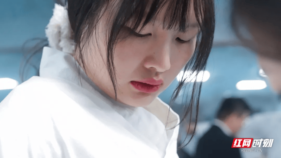 汶川地震被救起的女孩<strong></p>
<p>BCH价格</strong>,17年后和救她的军人结婚了