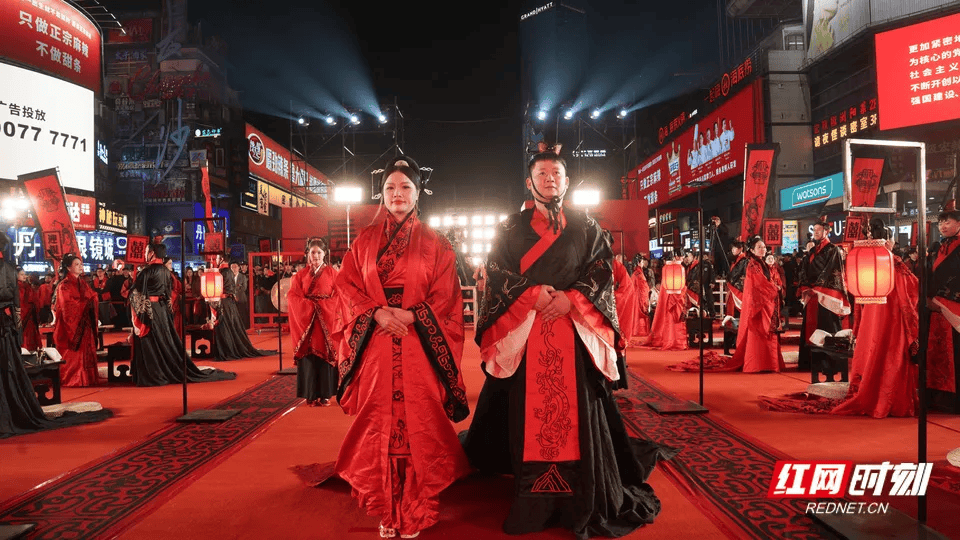 汶川地震被救起的女孩<strong></p>
<p>BCH价格</strong>,17年后和救她的军人结婚了