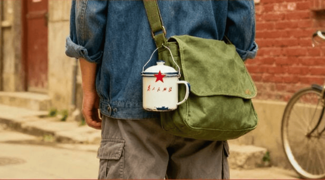 “50块帆布包配3000块包挂”<strong></p>
<p>BCH价格</strong>,时髦年轻人背半个身家出门