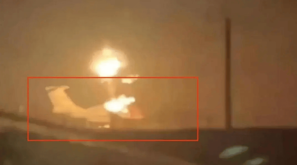 乌克兰发动夜间远程袭击,俄罗斯唯一一架激光武器试验机被毁,预警指挥机测试机也遭破坏