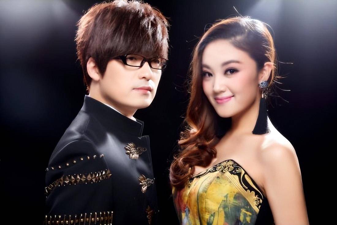 考古|玖月奇迹被曝已复婚，王小玮疑似怀孕小腹隆起，为何两人至今不同台演出？